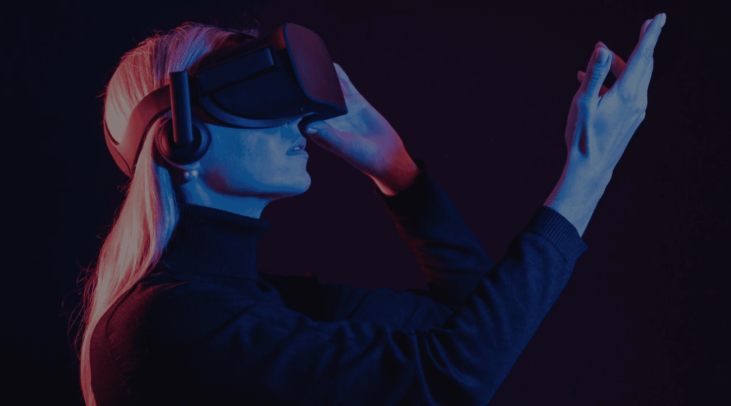 Interaction with an immersive digital environment